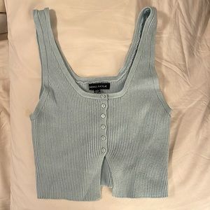 Kendall & Kyle XS baby blue crop top